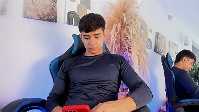 Thiago Connor21 online show from March 26, 2026, 8:18 pm