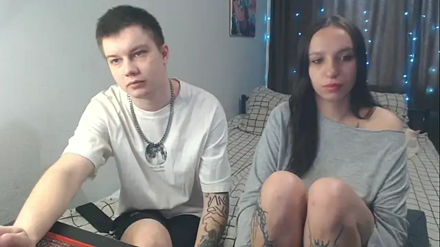 Snapshot of Mark_and_Wendy chatting on April 13, 2026, 7:12 am Mark and Wendy online show from April 13, 2026, 7:12 am