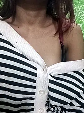 Lusty Naina online show from November 15, 2025, 1:37 pm