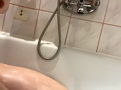 pleasedontpressaredburton online show from November 5, 2025, 3:26 pm