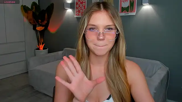 linakorvin online show from November 9, 2025, 1:37 pm