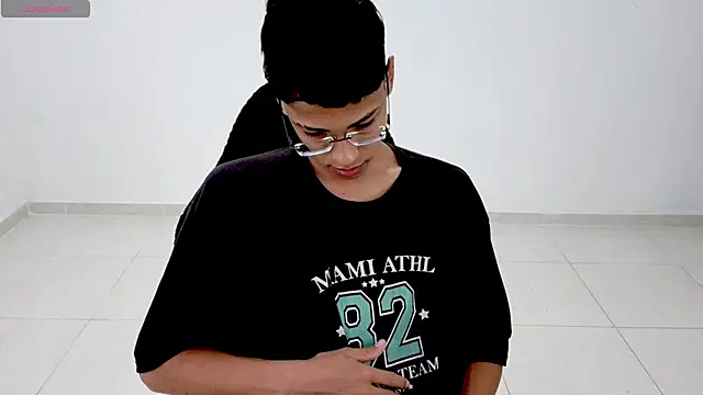 Im david02 online show from April 14, 2026, 2:22 pm