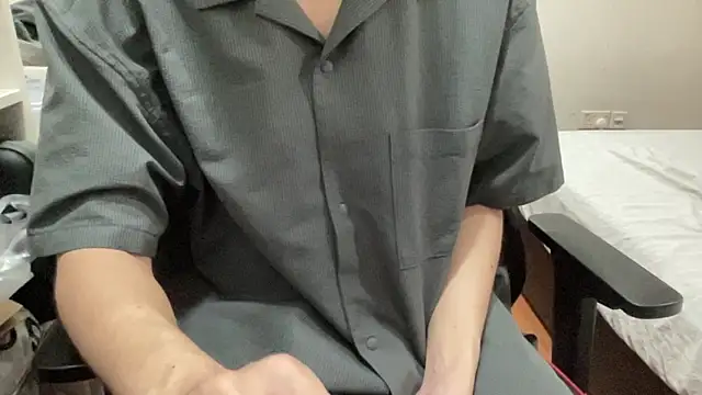 16hornydog online show from November 8, 2025, 5:16 pm