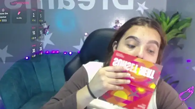 mia foster t online show from December 14, 2025, 12:55 pm