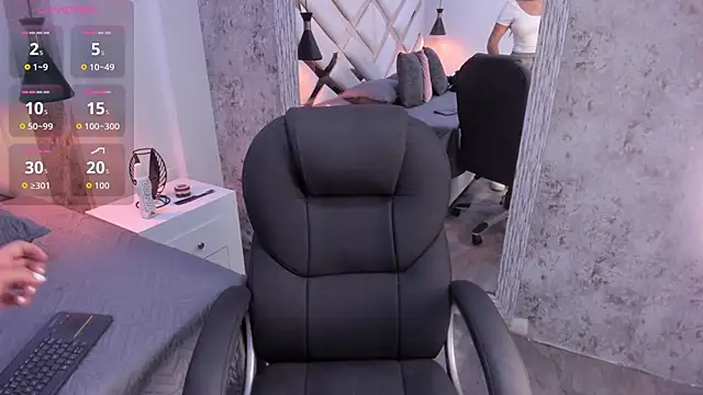 Vanessa Rain  online show from March 13, 2026, 6:57 pm