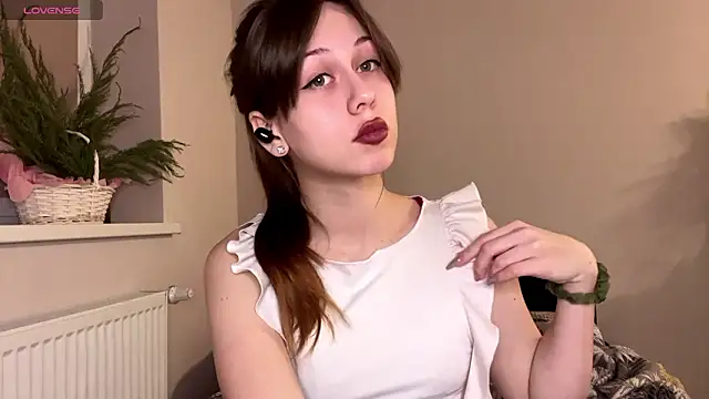 Snapshot of Nayra_flash chatting on February 1, 2026, 5:22 pm Nayra flash online show from February 1, 2026, 5:22 pm