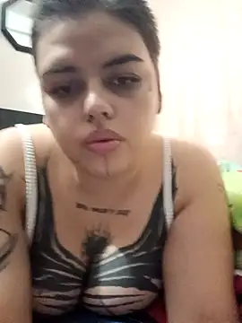 Snapshot of malboro_rojo chatting on October 18, 2025, 12:18 pm malboro rojo online show from October 18, 2025, 12:18 pm