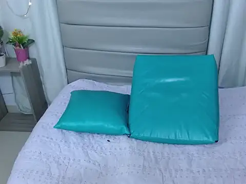 Candela Dubout online show from February 5, 2026, 12:34 pm