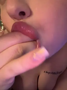 KellyMoors online show from February 20, 2026, 6:26 am