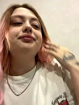 KellyMoors online show from October 27, 2025, 1:12 pm