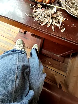 Lili 2love online show from November 12, 2025, 1:43 am