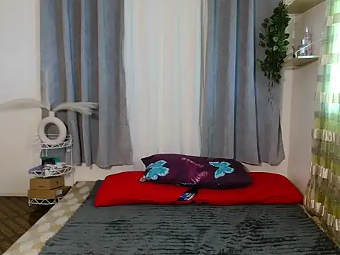 fallinLunaxX online show from May 24, 2026, 5:40 am