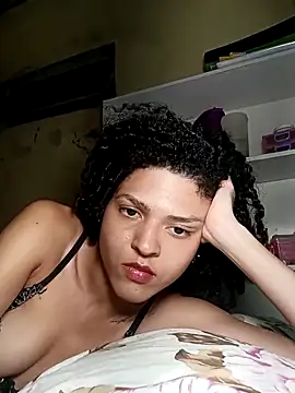 Snapshot of Larissinhamm chatting on October 11, 2025, 5:19 am Larissinhamm online show from October 11, 2025, 5:19 am