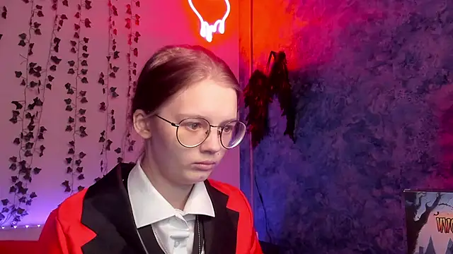 shy elina01 online show from October 28, 2025, 10:36 am