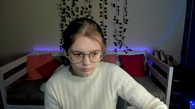 shy elina01 online show from October 21, 2025, 10:25 am