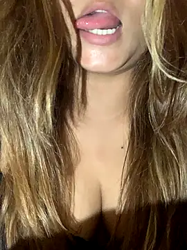 Snapshot of hottylover03 chatting on October 7, 2025, 7:31 am hottylover03 online show from October 7, 2025, 7:31 am