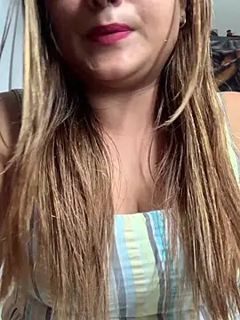 Snapshot of hottylover03 chatting on October 19, 2025, 8:39 am hottylover03 online show from October 19, 2025, 8:39 am