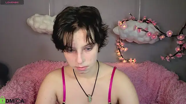 Snapshot of Sara_Frayer chatting on February 19, 2026, 1:02 am Sara Frayer online show from February 19, 2026, 1:02 am