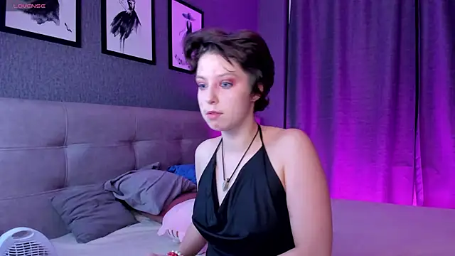 Snapshot of Sara_Frayer chatting on February 10, 2026, 1:26 am Sara Frayer online show from February 10, 2026, 1:26 am