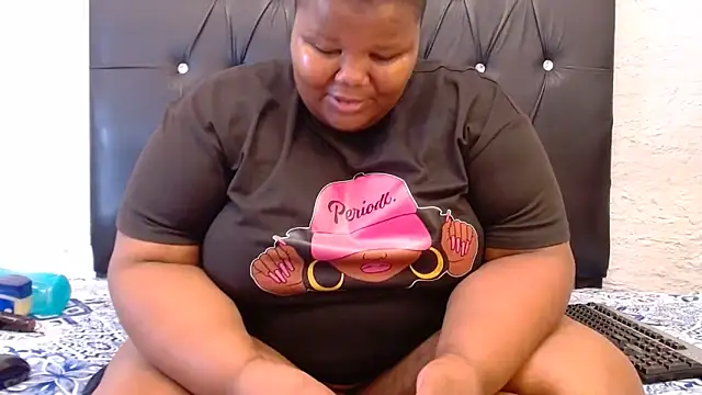 LadyBear2002 online show from May 12, 2026, 8:15 pm