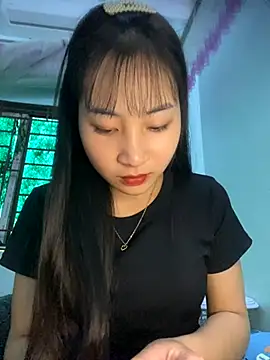 banlinh004 online show from November 17, 2025, 5:33 am