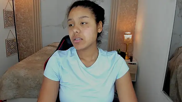 Snapshot of AriaVega chatting on June 8, 2026, 12:49 pm AriaVega online show from June 8, 2026, 12:49 pm