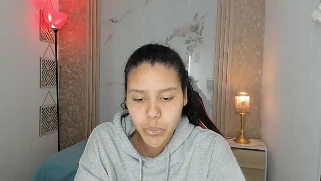 Snapshot of AriaVega chatting on June 6, 2026, 12:43 pm AriaVega online show from June 6, 2026, 12:43 pm
