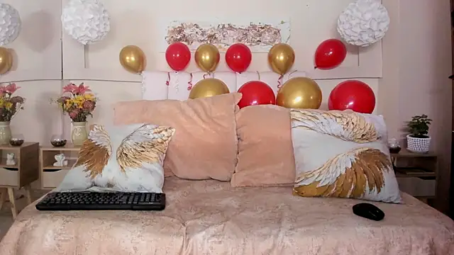 AriaVega online show from April 21, 2026, 12:34 pm