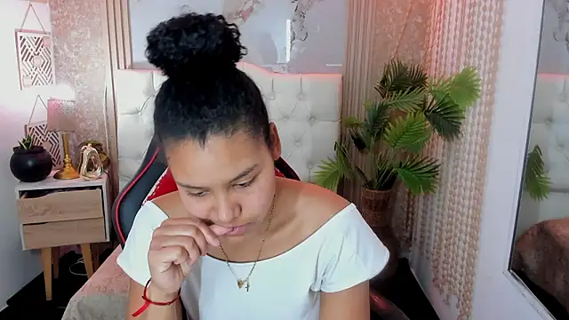 AriaVega online show from March 26, 2026, 12:47 pm