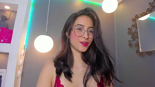 Alana Martinez  online show from March 10, 2026, 8:02 pm