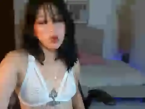 Snapshot of annyrusso chatting on December 17, 2025, 7:19 pm annyrusso online show from December 17, 2025, 7:19 pm