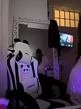 bebecita x online show from October 21, 2025, 7:35 pm