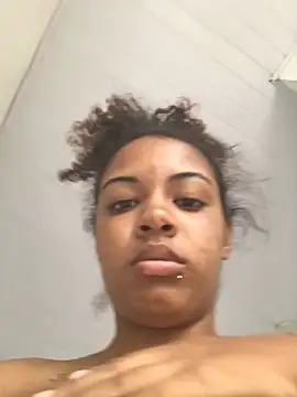 Snapshot of Lorennapires chatting on January 5, 2026, 6:22 pm Lorennapires online show from January 5, 2026, 6:22 pm