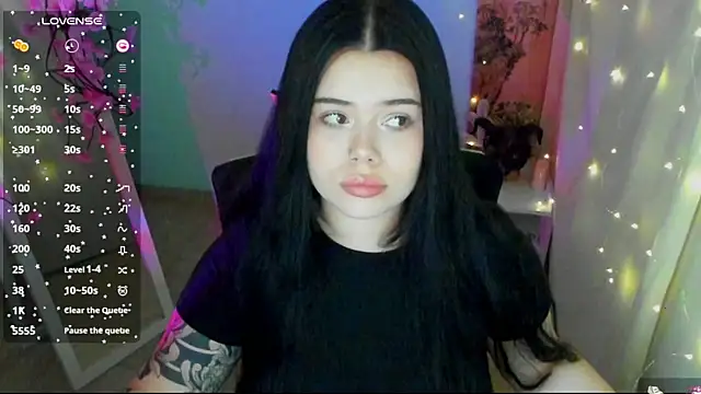 Snapshot of Mona_Esty chatting on July 3, 2026, 6:20 am Mona Esty online show from July 3, 2026, 6:20 am