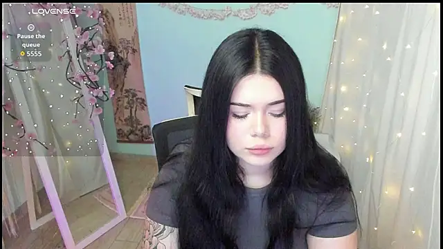 Mona Esty online show from March 16, 2026, 7:12 am