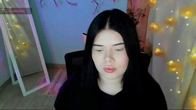 Snapshot of Mona_Esty chatting on August 6, 2026, 6:30 am Mona Esty online show from August 6, 2026, 6:30 am