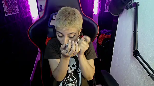 Snapshot of lunarichy22 chatting on November 14, 2025, 8:01 pm lunarichy22 online show from November 14, 2025, 8:01 pm