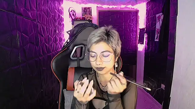 Snapshot of lunarichy22 chatting on February 12, 2026, 7:46 pm lunarichy22 online show from February 12, 2026, 7:46 pm