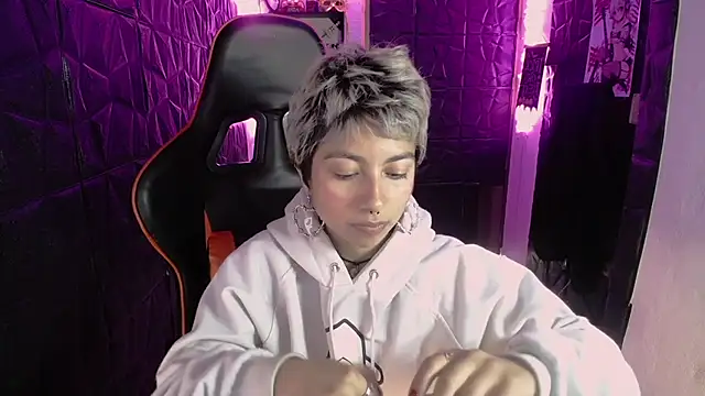 Snapshot of lunarichy22 chatting on February 23, 2026, 7:25 pm lunarichy22 online show from February 23, 2026, 7:25 pm