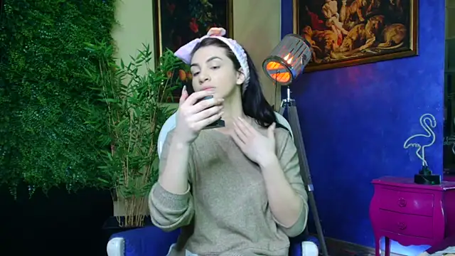 nicolepalmer online show from November 22, 2025, 11:09 am