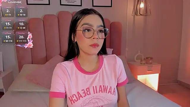 Snapshot of mara_swan_ chatting on December 19, 2025, 7:27 pm mara swan online show from December 19, 2025, 7:27 pm