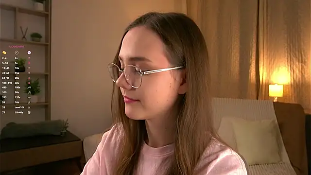 SweetSaraPie online show from March 30, 2026, 6:09 pm