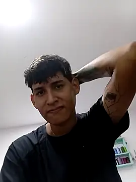 Snapshot of Luisneljc chatting on February 25, 2026, 4:51 pm Luisneljc online show from February 25, 2026, 4:51 pm