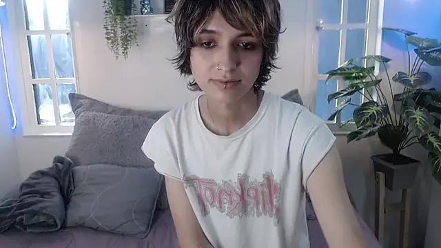 Snapshot of noellee__ chatting on October 3, 2025, 2:29 pm noellee online show from October 3, 2025, 2:29 pm