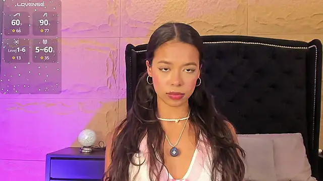 naomi hill1 online show from November 20, 2025, 9:47 pm