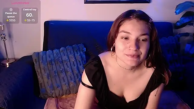 Snapshot of Viollet_C chatting on October 15, 2025, 12:09 am Viollet C online show from October 15, 2025, 12:09 am
