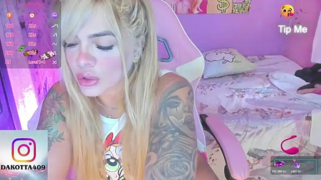 Antonellaa Fox  online show from November 12, 2025, 4:11 pm