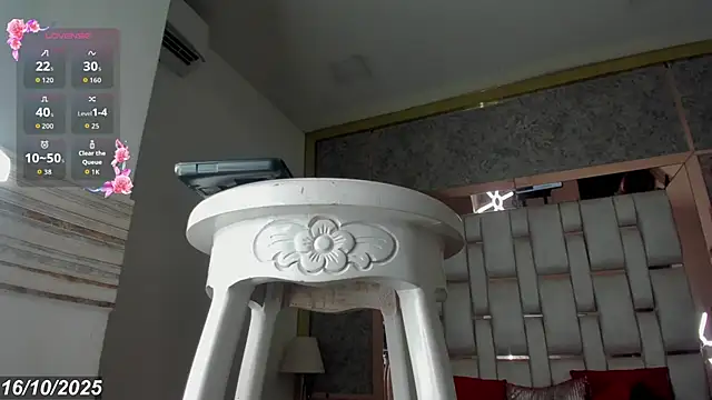 Dominique deveraux online show from October 16, 2025, 1:08 pm