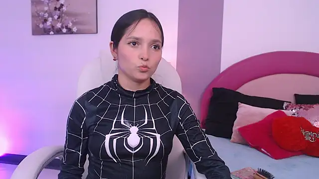 Suzy1  online show from April 2, 2026, 7:31 pm