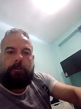 kikecastella online show from October 21, 2025, 2:11 am